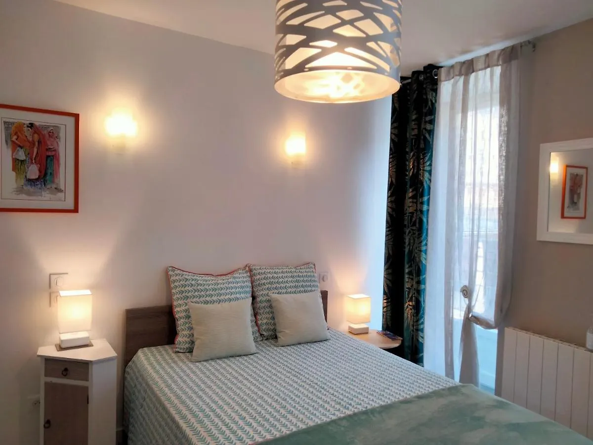 Les Chambres Hautes d'Anastasia Rodez 3*,