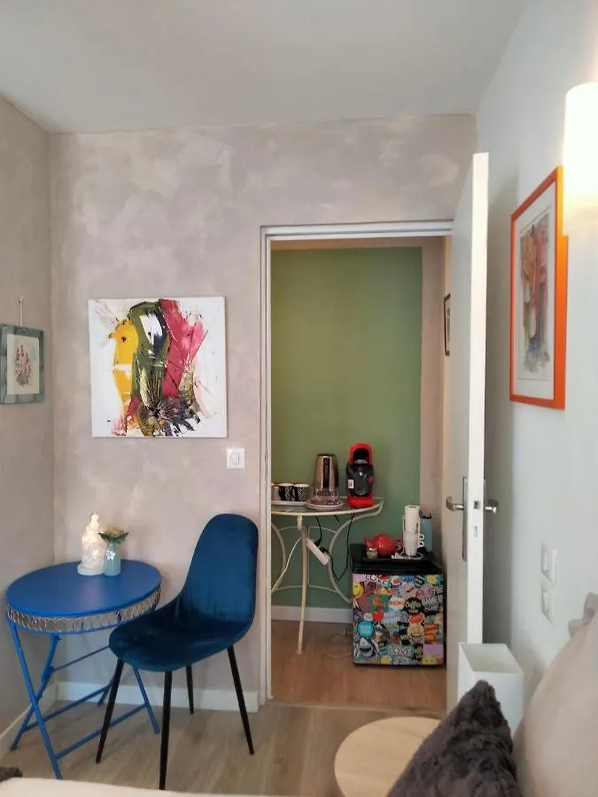 Les Chambres Hautes d'Anastasia Rodez Bed and breakfast