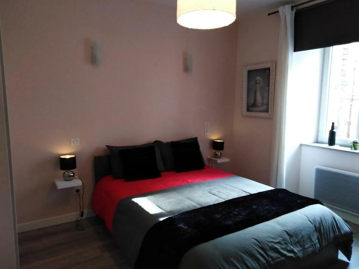 Les Chambres Hautes d'Anastasia Rodez 3*,