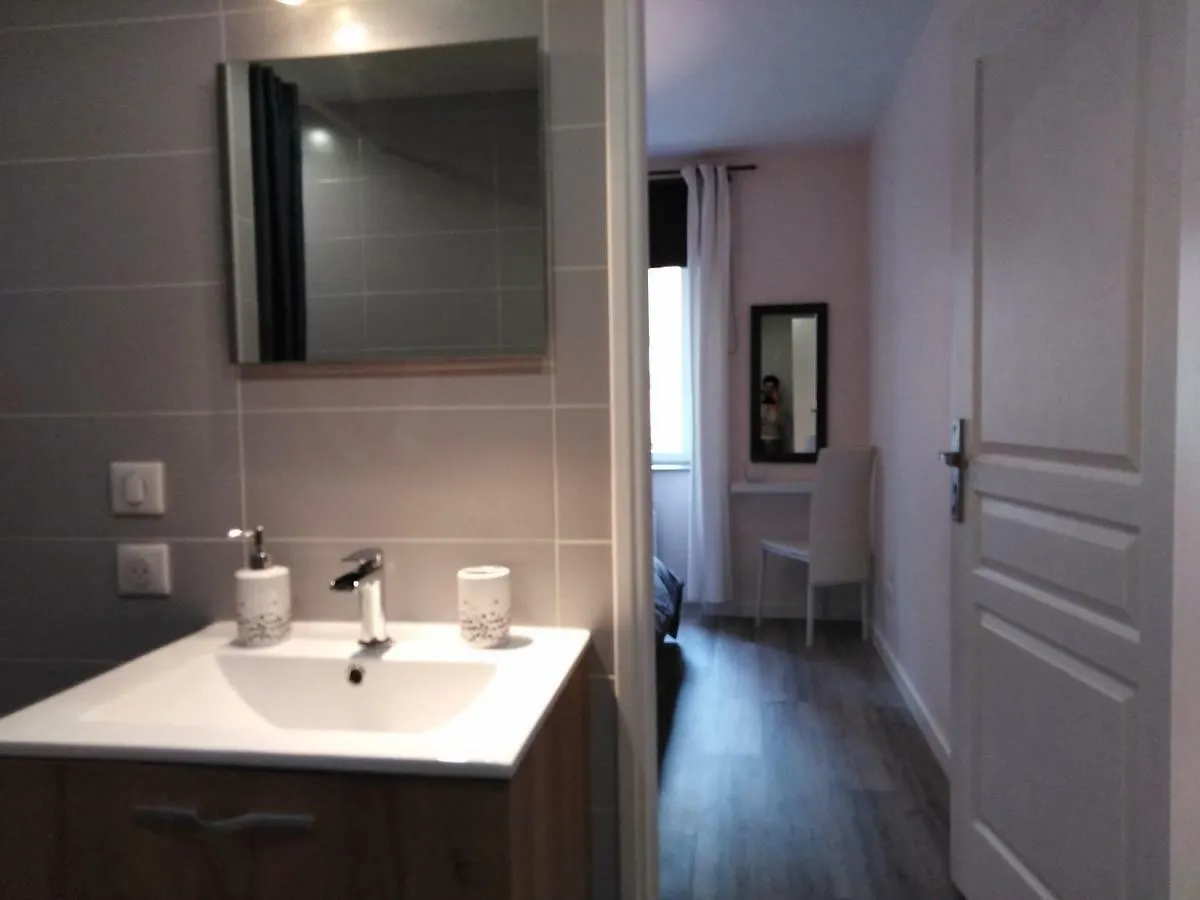 Les Chambres Hautes d'Anastasia Rodez Bed and breakfast